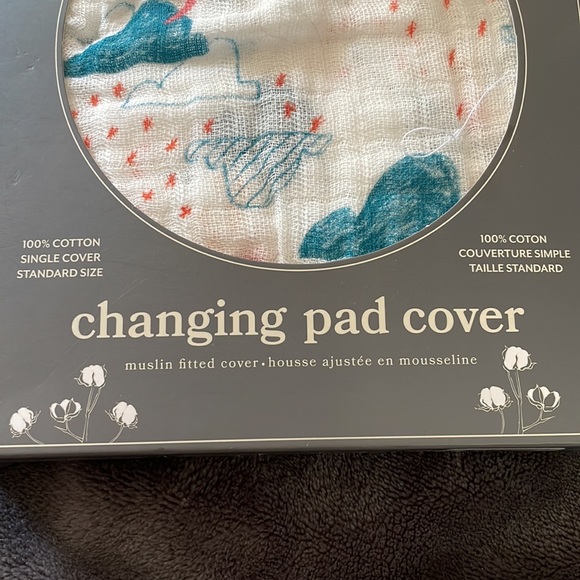Red Rover Muslin Weather Pattern Changing Pad Cover - Picture 3 of 4